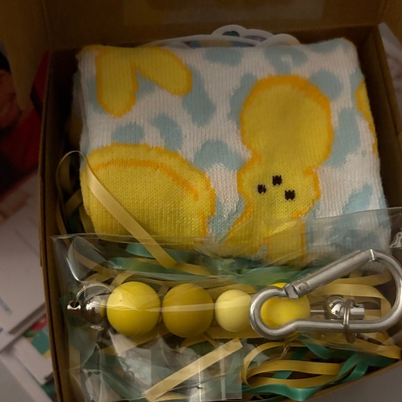 Hop Into Spring Box - Picture 2 of 11